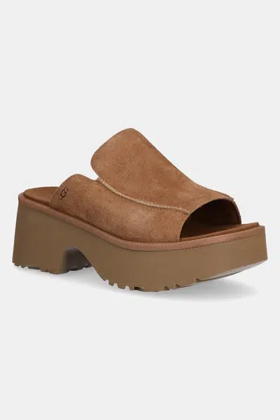 Semišové pantofle UGG New Heights Slide dámské, hnědá barva, na platformě, 1167476-CHE