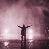 PREMIER – Na dosah ztratosfér