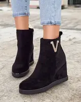 Resti Nerias women's boots on heels