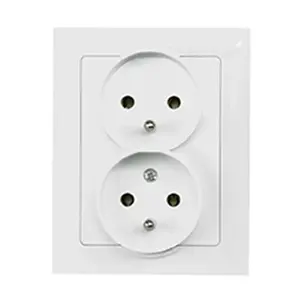 Dvojitá zásuvka česká white MEDIUM