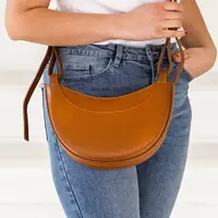 Dámska kožená crossbody kabelka Italia Apolen - koňak