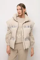 Péřová vesta Bizuu AYASE