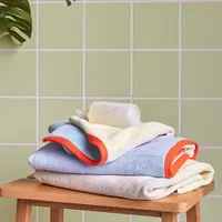 Malý bavlněný ručník Hübsch Block 50 x 100 cm