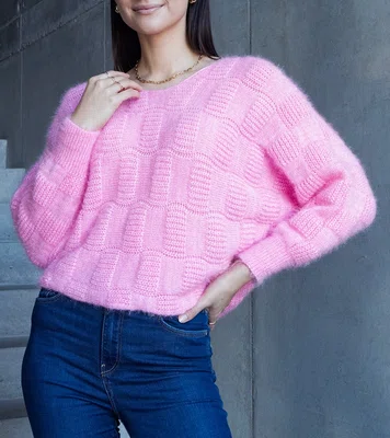 Gemre Pink sweater with Neveri neckline