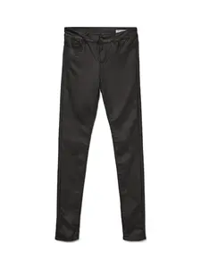 VERO MODA Nohavice 'Seven'  čierna