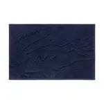 Koberec do koupelny Lacoste L HERITAGE Navy 50 x 80 cm tmavomodrá barva