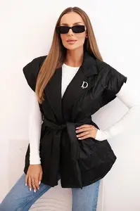 Kesi Włoski Dámska prešívaná vesta s opaskom a širokým golierom čierna