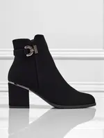 Čierne členkové topánky na podpätku