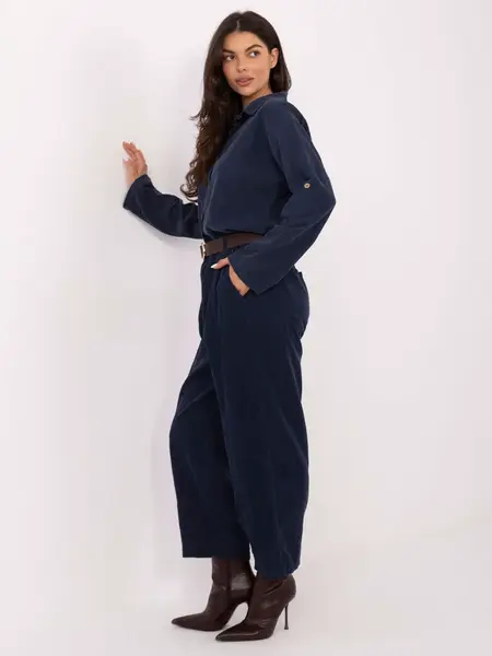 Tmavě modré kalhoty s páskem