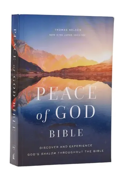 Peace of God Bible: Discover and Experience God's Shalom Throughout the Bible (NKJV, Softcover, Red Letter, Comfort Print) - Jeremiah J. Johnston