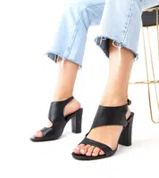 marka niezdefiniowana Black block heel sandals with ankle strap Sergida