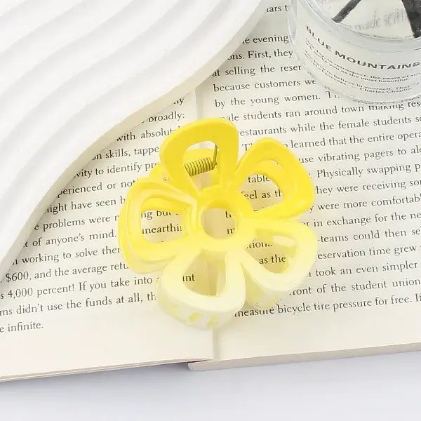 Gradient Hollow Flower Plastic Claw Hair Clips