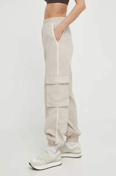 Tepláky Guess ARLETH béžová barva, s potiskem, V4GB01 WG2Q0