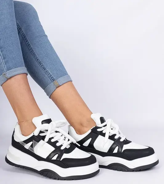Gemre Black and white sneakers with thick laces Luciana