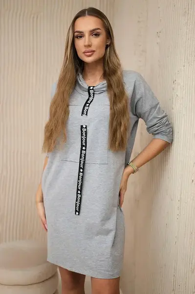 Šaty s kravatou šedé