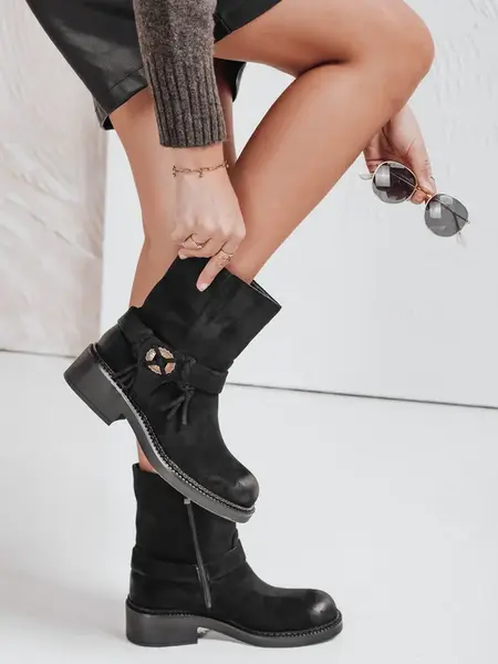 Dámske čierne zamszové členkové topánky