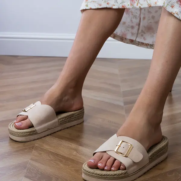 Gemre Beige platform slides with a buckle on the Umsa strap