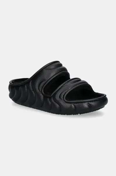Pantofle Crocs Classic Cozzy Overpuff Sandal černá barva, 210074