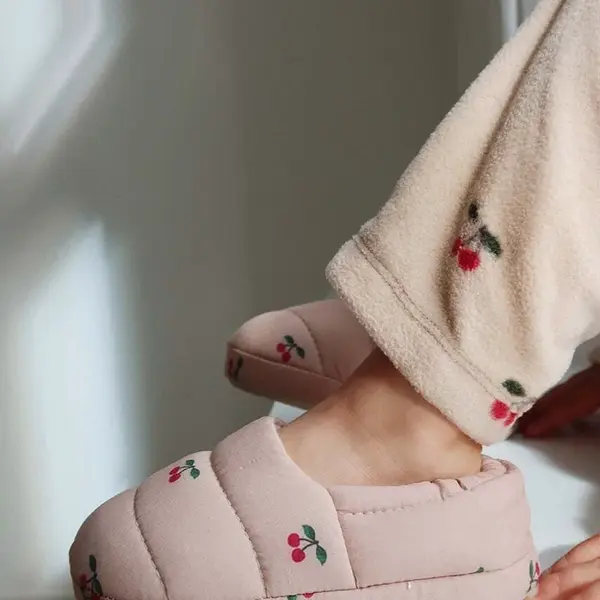 Dětské papuče Konges Sløjd GLOBE FOOTIES růžová barva, KS101296