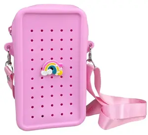 Gifty - Silikonová crossbody taštička růžová + 1 pin zdarma