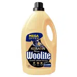 WOOLITE Keratin Therapy na černé a tmavé prádlo, tekutý prací přípravek s keratinem 4.5 l
