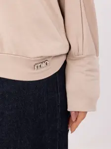 Béžová halenka s dlouhými rukávy