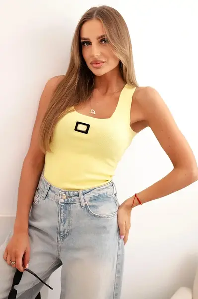 Kesi Dámská pruhovaná top s ramínky a ozdobnou nášivkou žlutá