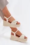 Boto Dámské sandály na klínu s přezkou béžové Liniella