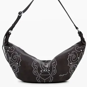 Dámská kabelka přes rameno s ozdobnými nýty