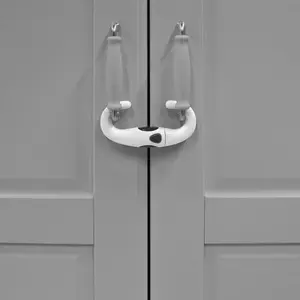 Zámek na úchyty skříněk U, white / grey