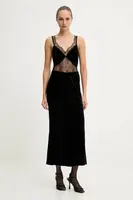 Velurové šaty Never Fully Dressed