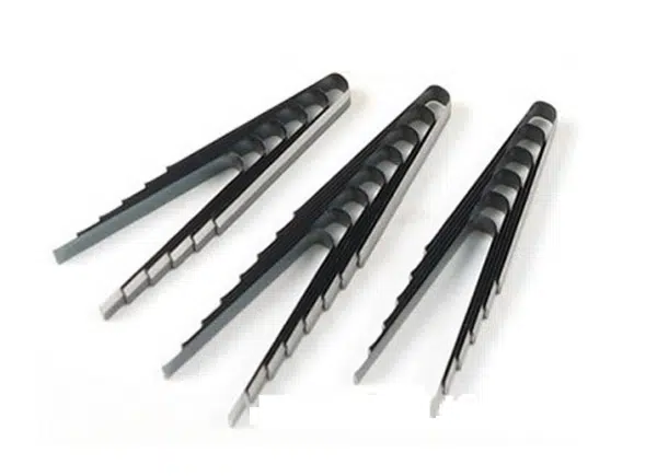 Ferdus Náhradní prořezávací nože W4, úhlové, šířka 9 - 10 mm, balení 20 kusů Šířka nože: 3-4 mm