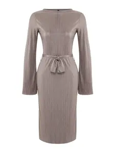 Trendyol Šaty  brokátová