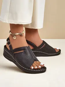 Resti Women's Low Wedge Sandals Mira
