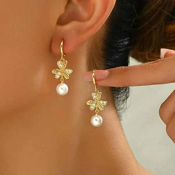 Elegant Fashion Clover Stainless Steel Hoop Earrings for Women