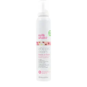 Milk Shake Ochranná bezoplachová pěna pro barvené vlasy Whipped Cream (Leave-In Foam) 200 ml