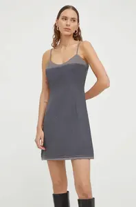 Šaty z vlněné směsi Remain