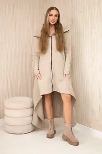 Insulated dress with long sides light beige