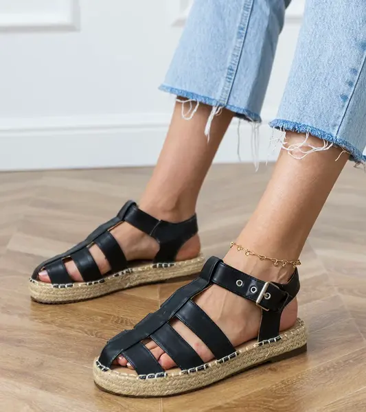 Gemre Black closed espadrille sandals Kleona
