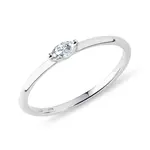 Minimalistický prstýnek s diamantem v bílém zlatě KLENOTA