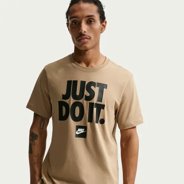 Nike Sportswear Tee S