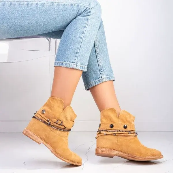 Resti Brown cowboy boots on an indoor wedge Salem - Footwear