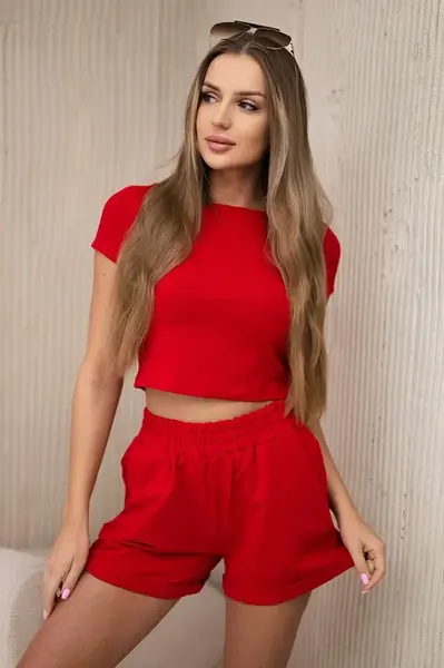 Bavlněná souprava s červenými kraťasy