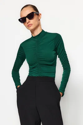 Trendyol Emerald Green Slim Smoke Detailní pletené tělo se zapínáním na patentky