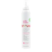 Milk Shake Ochranná bezoplachová pěna pro barvené vlasy Whipped Cream (Leave-In Foam) 200 ml