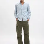 Khaki pánske cargo nohavice GAP