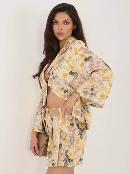 Žluté plisované šortky