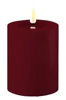 LED svíčka Deluxe Homeart 7,5 x 10 cm vínová barva