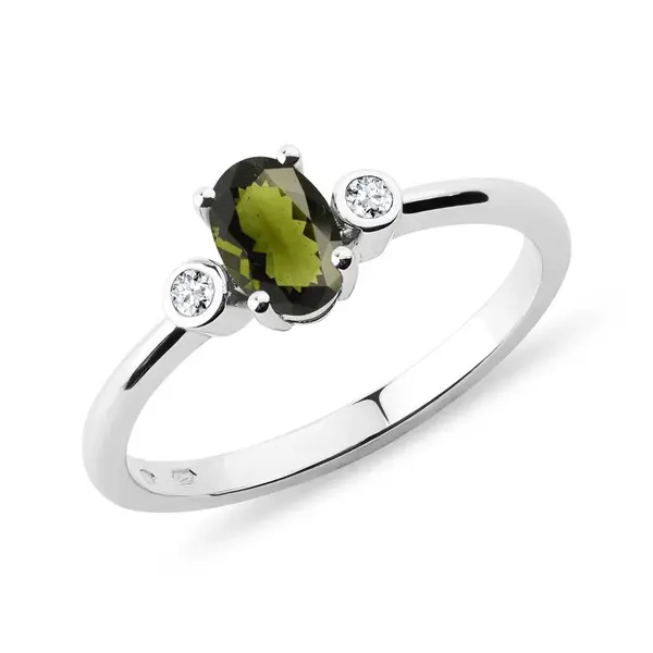 Prsten s vltavínem a bezel diamanty v bílém zlatě KLENOTA