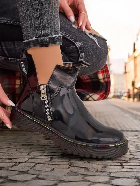 Resti Black lacquered women's boots with a Odeta zipper - Footwear